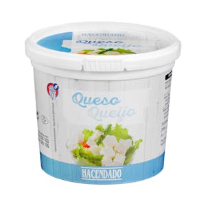 Queso fresco para ensaladas de vaca Hacendado en dados